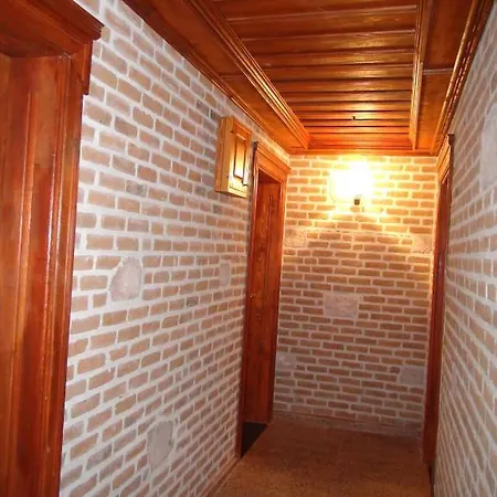 Hayalevi Oda ve Kahvaltı Ayvalı