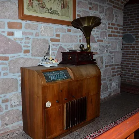 לינה וארוחת בוקר Hayalevi *